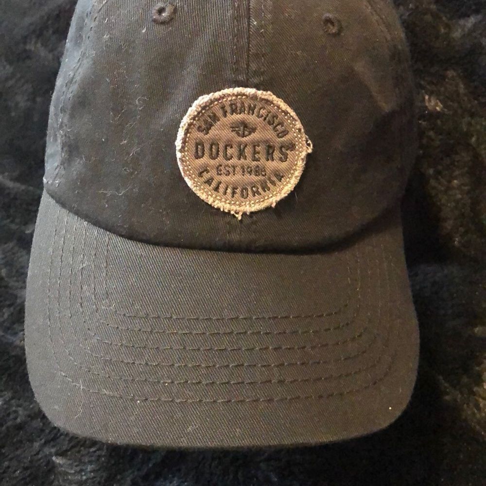 Dockers snap back hat